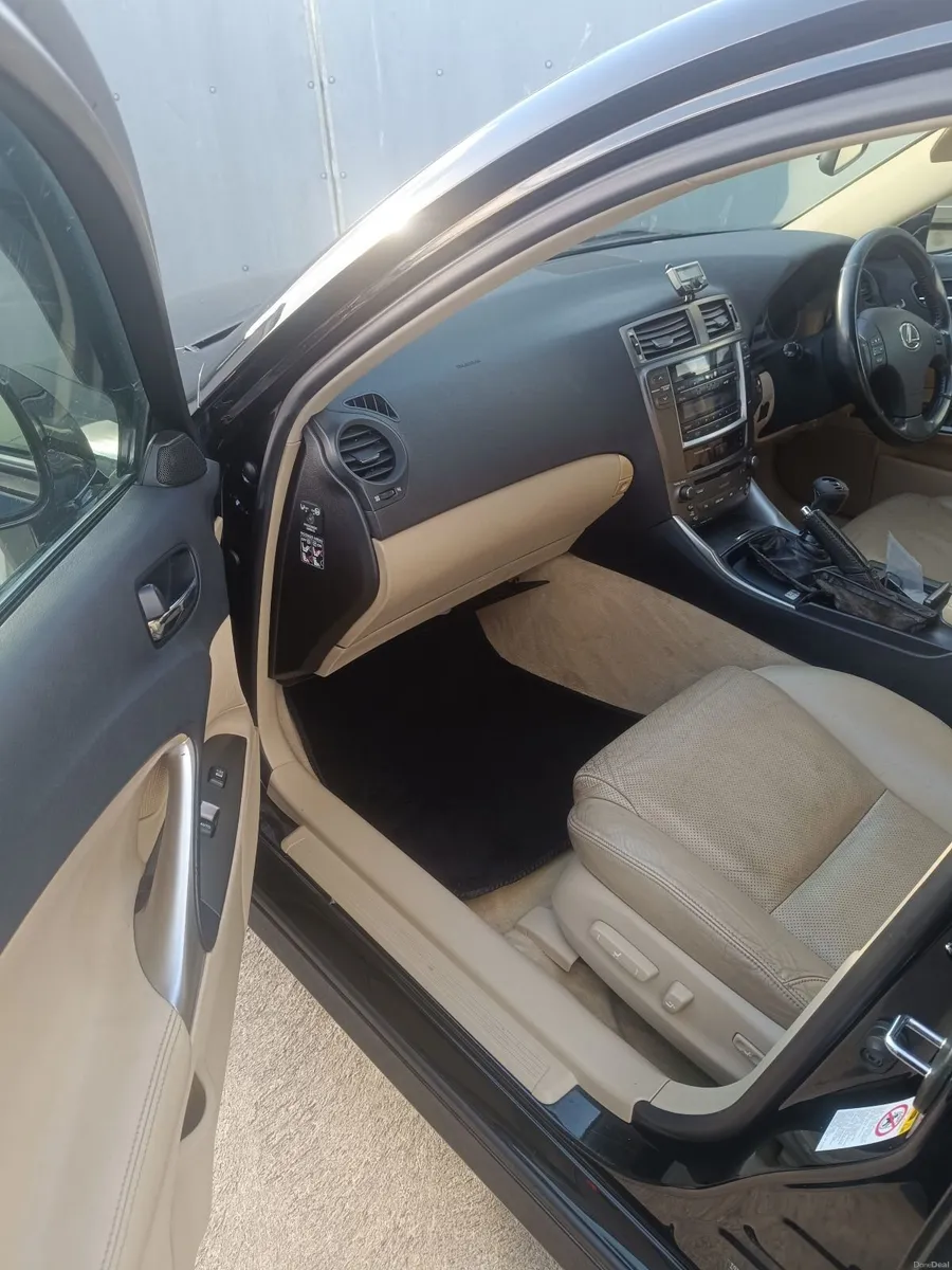 Lexus IS 2007 - Image 2