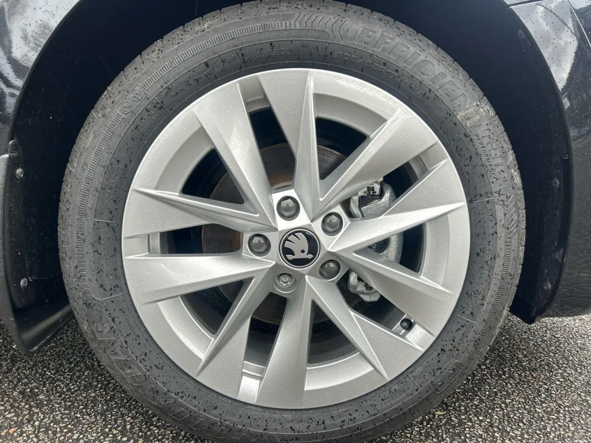 Skoda Octavia Selection 2.0tdi 115HP - Image 5
