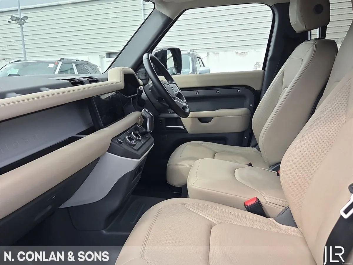 Land Rover Defender 110 PHEV S 6 SEATER *WARRANTY - Image 4