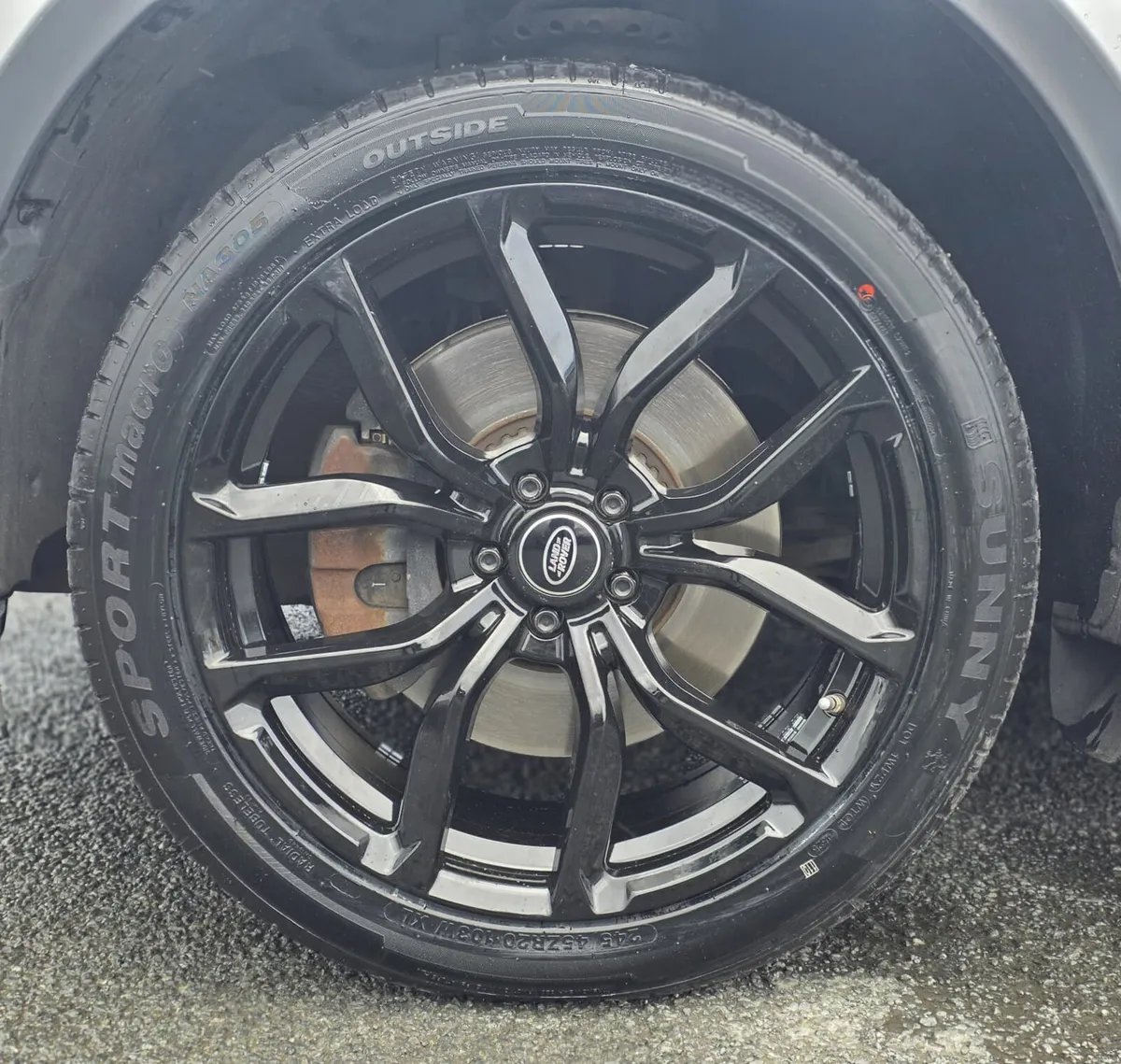 Land Rover Discovery Sport Auto 2.0 Diesel (201) - Image 6
