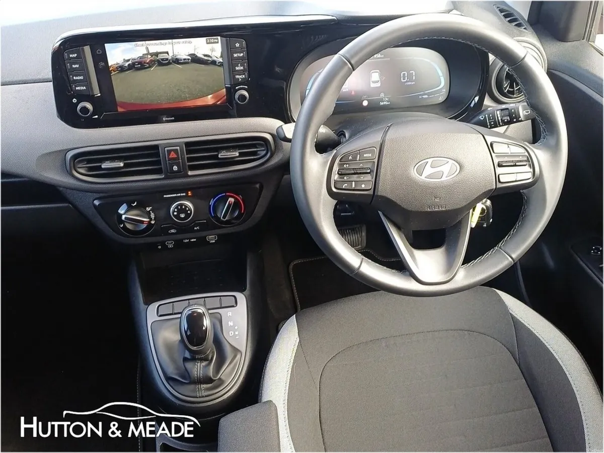 Hyundai i10 Delux Plus Auto 1.0 Petrol 5dr - Image 4