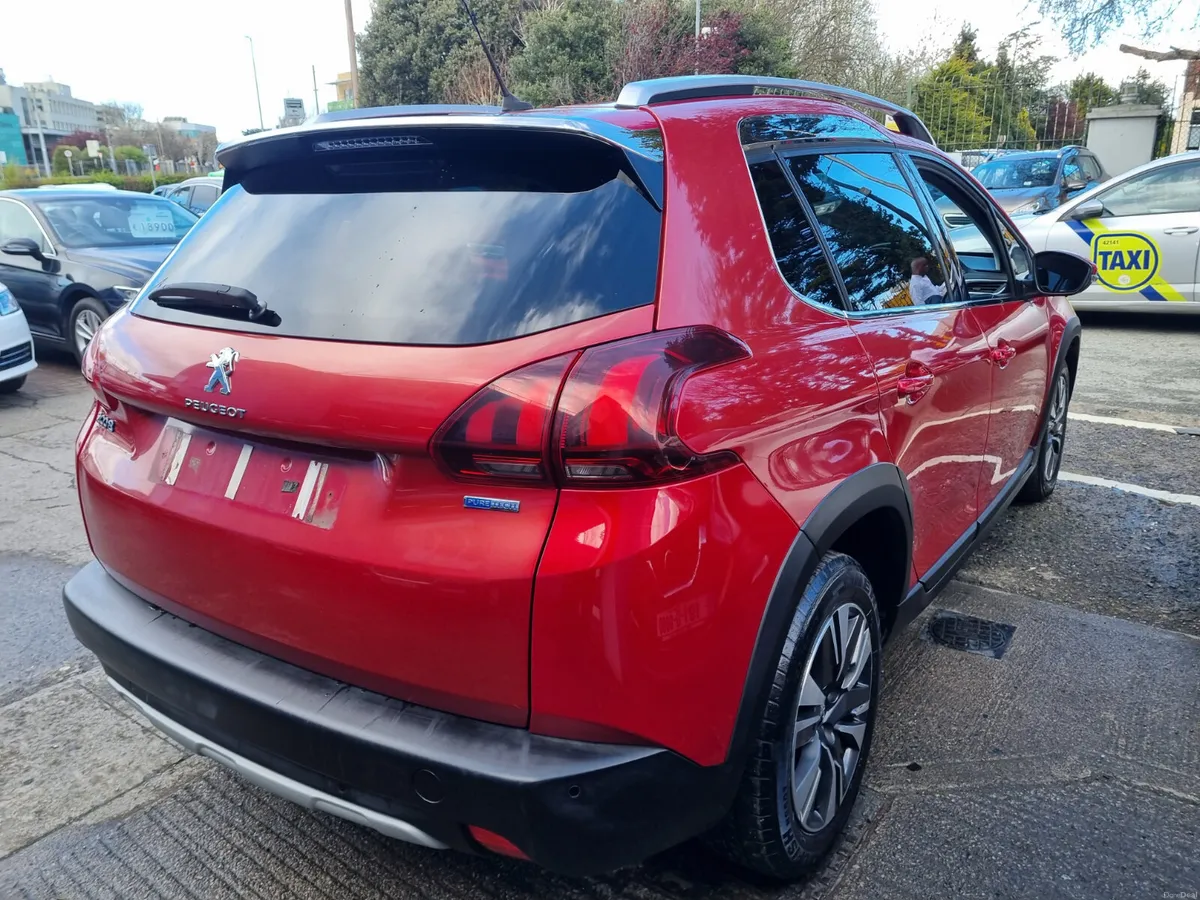 2017 PEUGEOT 2008 ALLURE 1.2L PETROL 82BHP MANUAL - Image 6