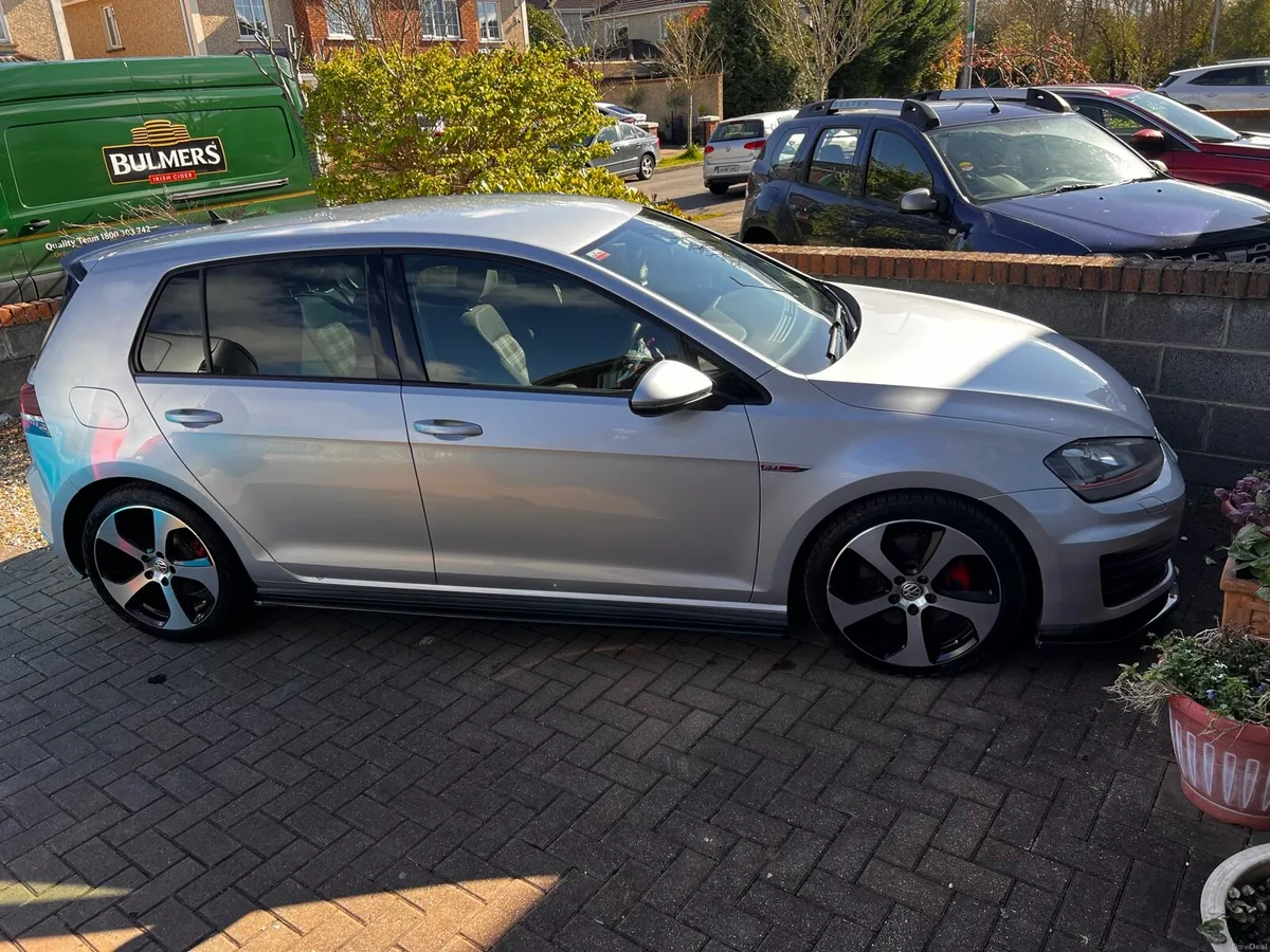 Golf gti - Image 2