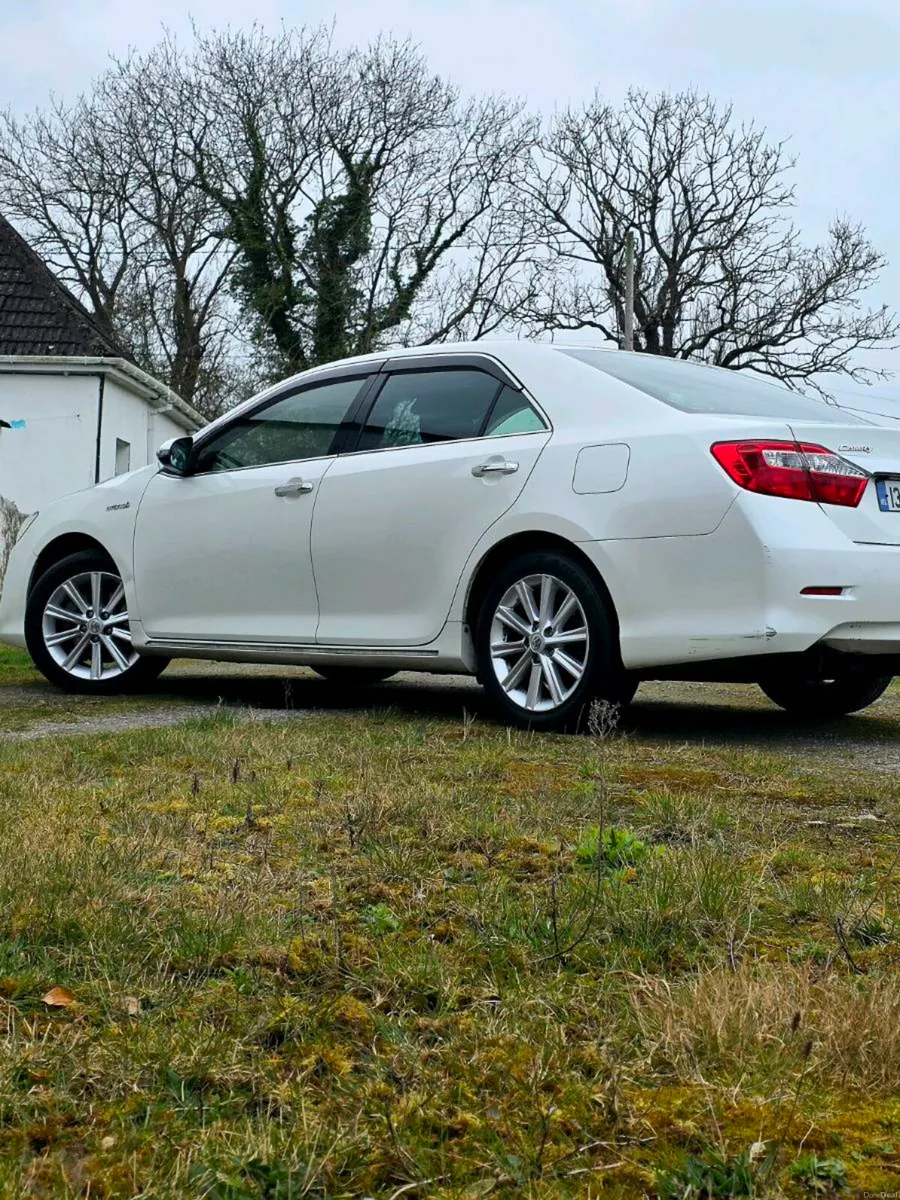 TOYOTA CAMRY 2013 Petrol Hybrid - Image 2