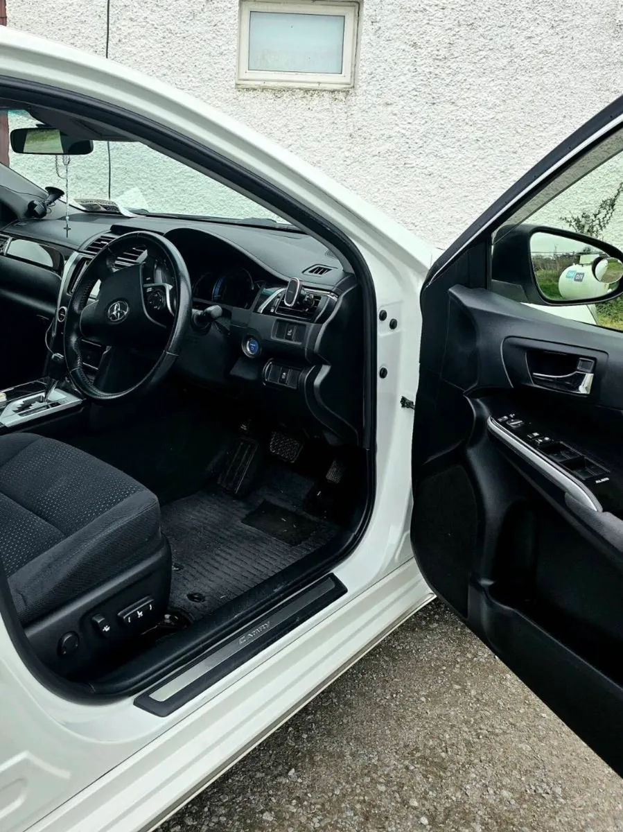 TOYOTA CAMRY 2013 Petrol Hybrid - Image 4