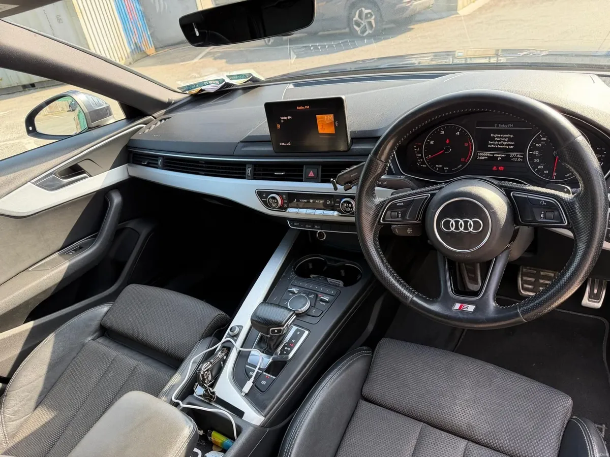 Audi A4 S Line 2016 - Image 2