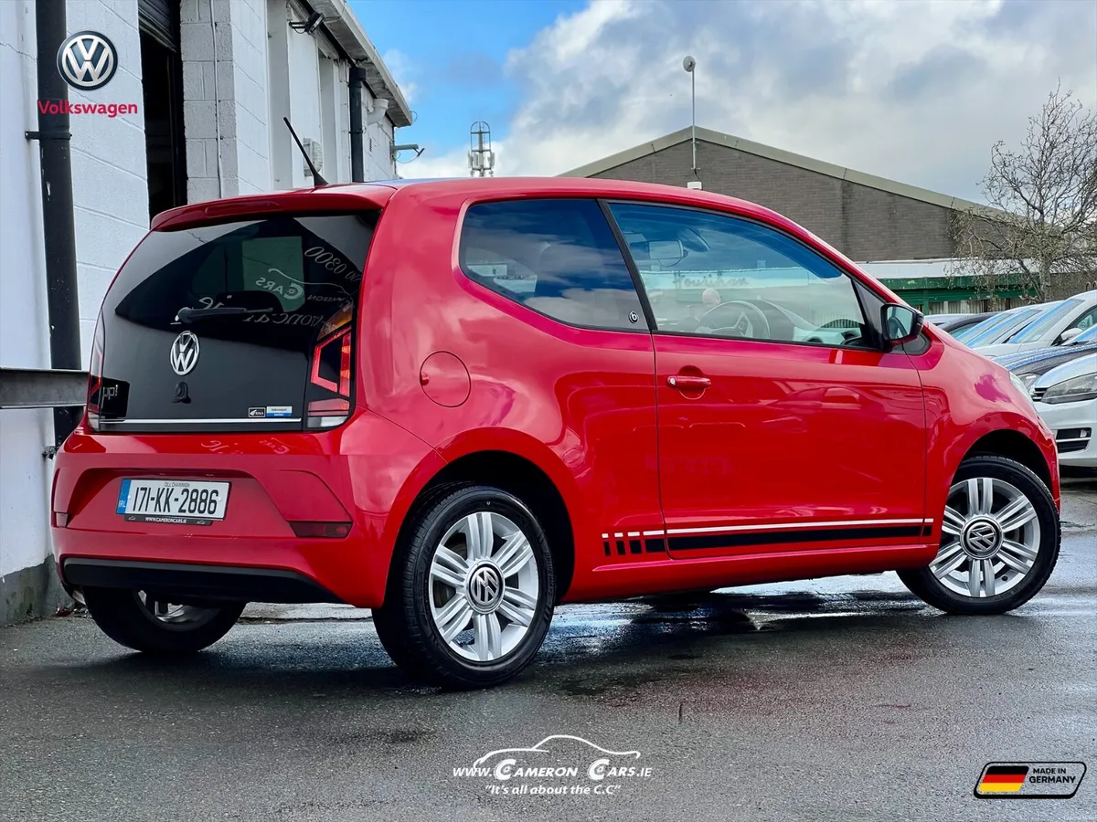 VW UP! BEATS AUDIO AUTOMATIC THREE DOOR! STUNNING - Image 4