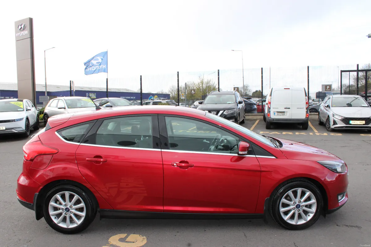 Ford Focus 2018 - Image 6