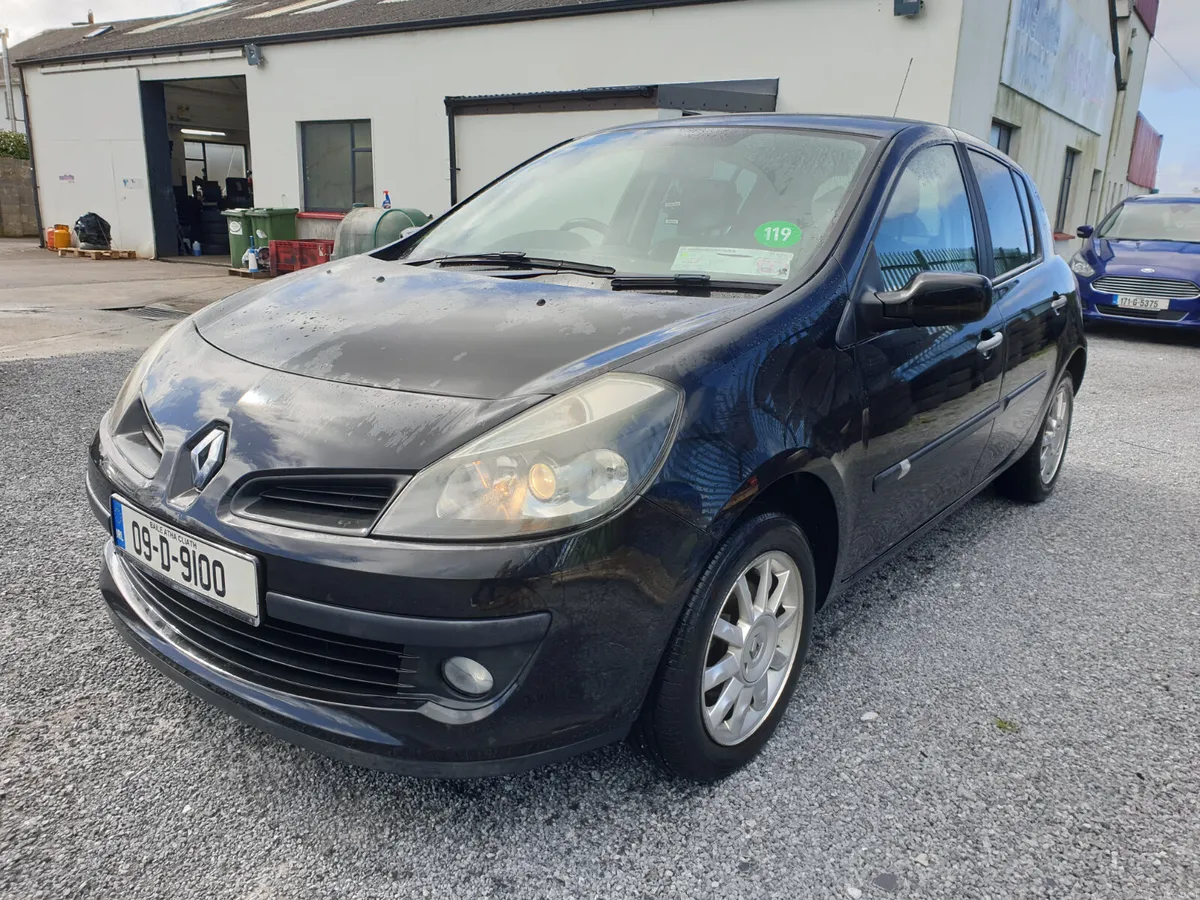Renault Clio 1.1**ONLY 73498KMS** - Image 2