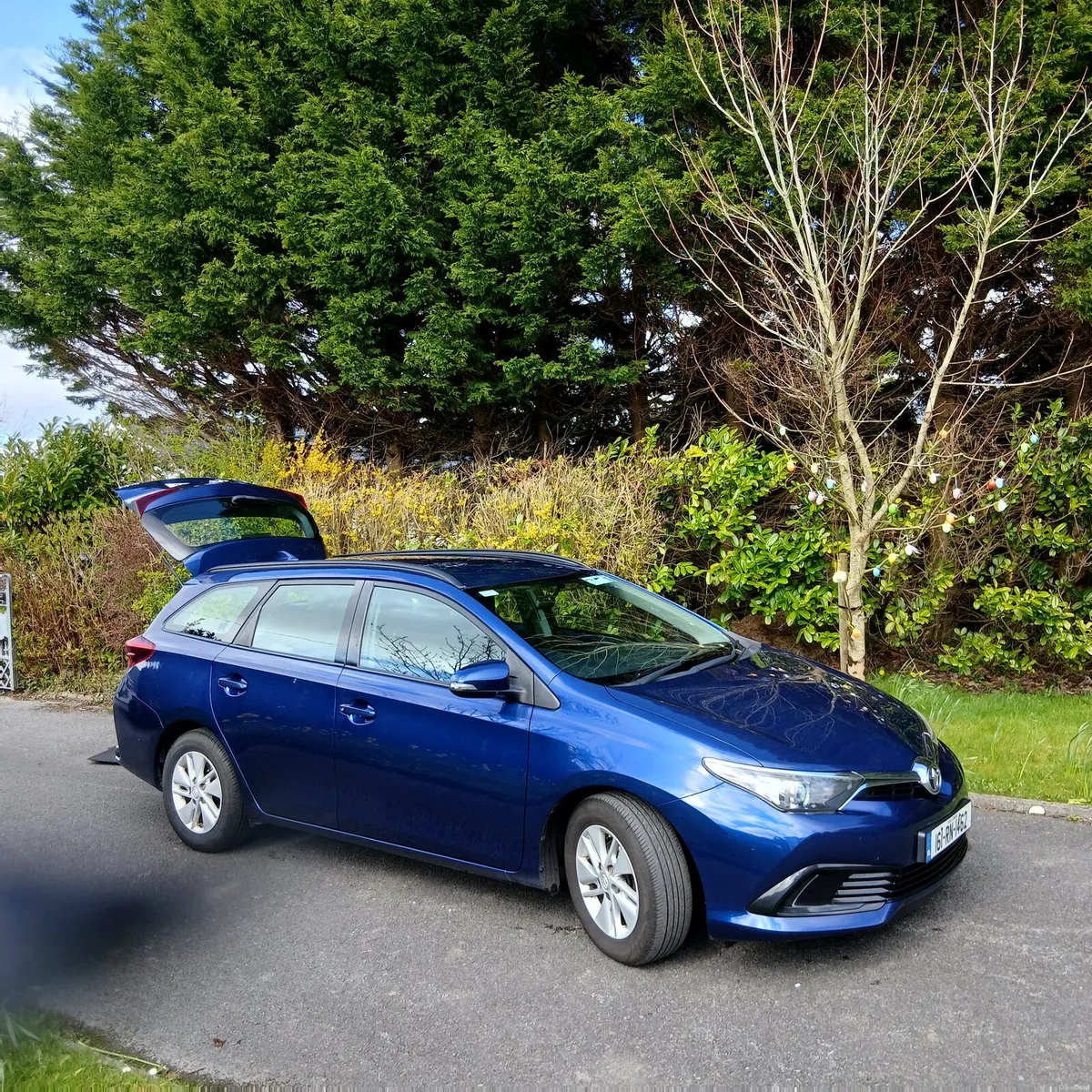 Toyota Auris 2016 1.4 diesel.As New.Taxed and NCTd - Image 1