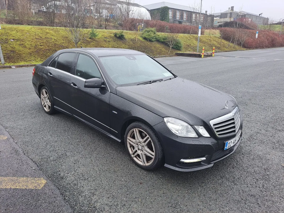 Mercedes-Benz E-Class 2012 - Image 2