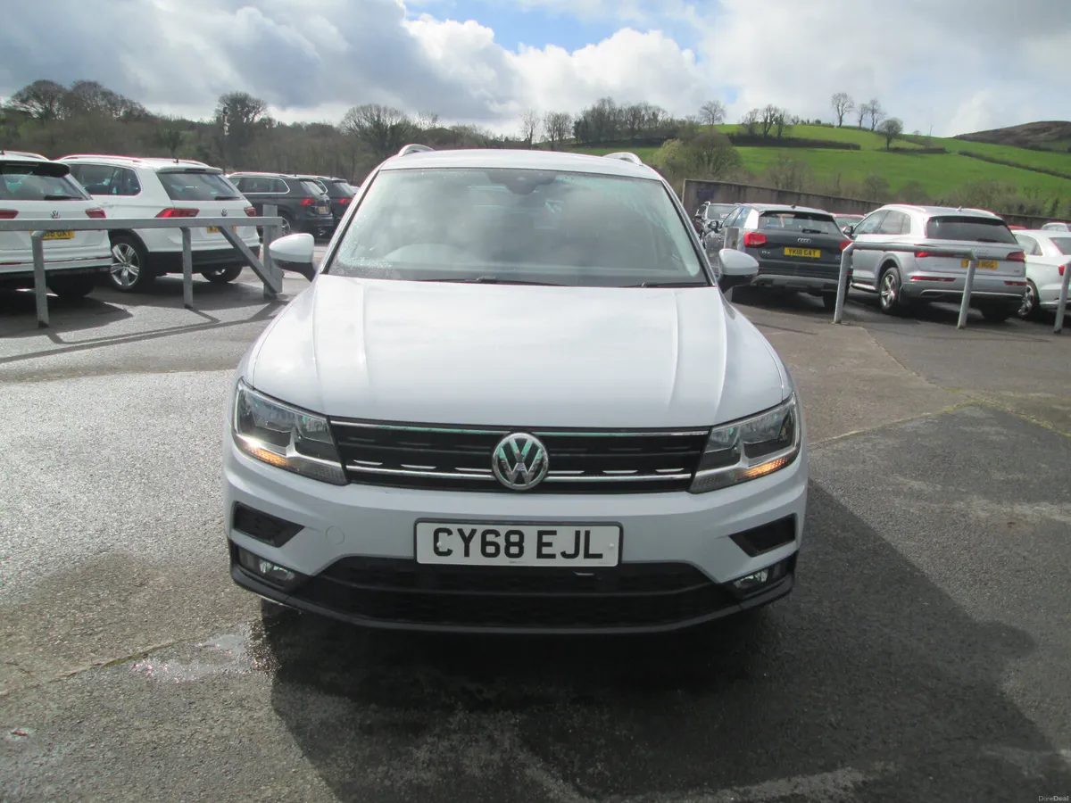 2018  VOLKSWAGEN  TIGUAN  2.0  TDI  SE  NAV  5DR - Image 3
