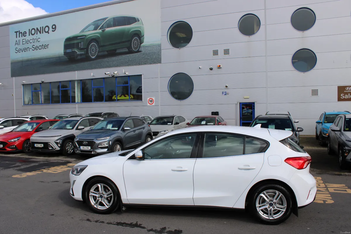 Ford Focus 2020 - Image 2