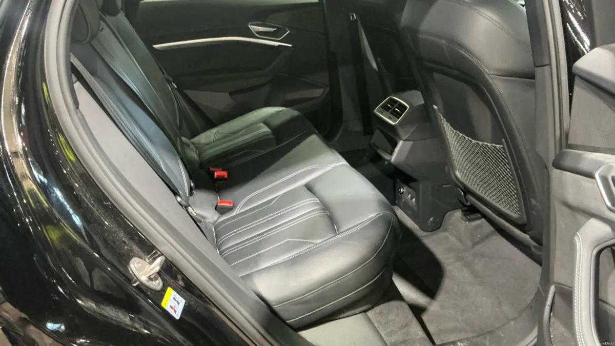 AUDI E-TRON BLACK EDITION 55 QUATTRO 95KwH BATTERY - Image 4