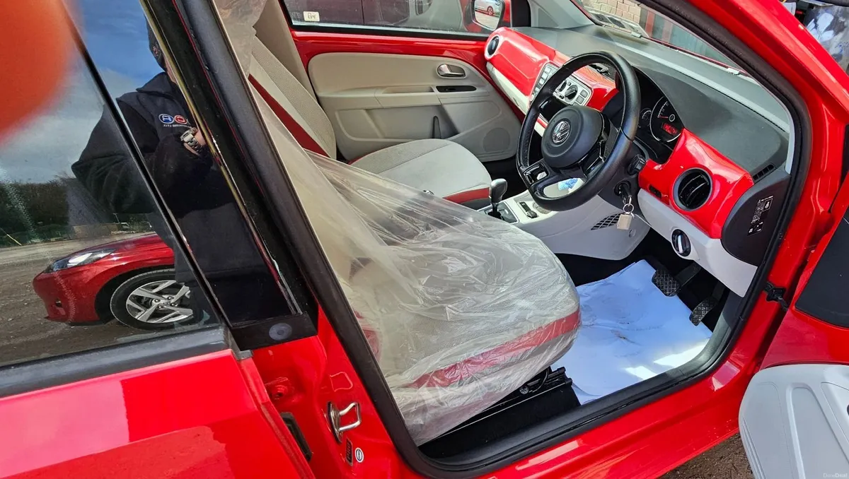 Volkswagen up! 2014 - Image 3