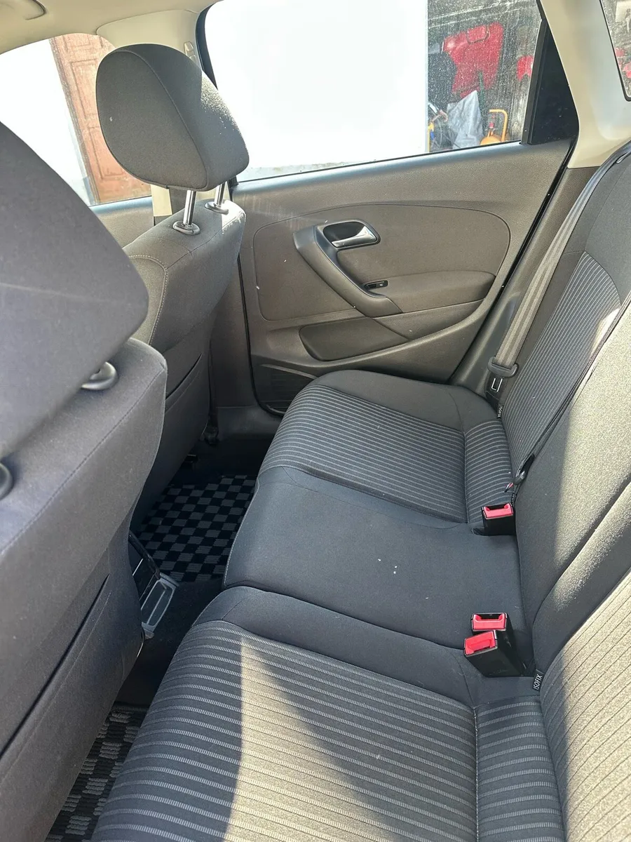 Black Volkswagen polo - Image 4