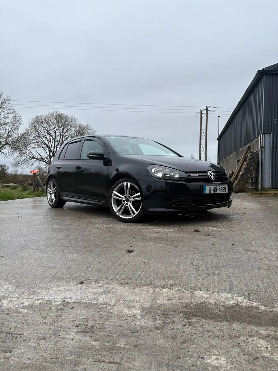 2011 Volkswagen Golf - Image 1