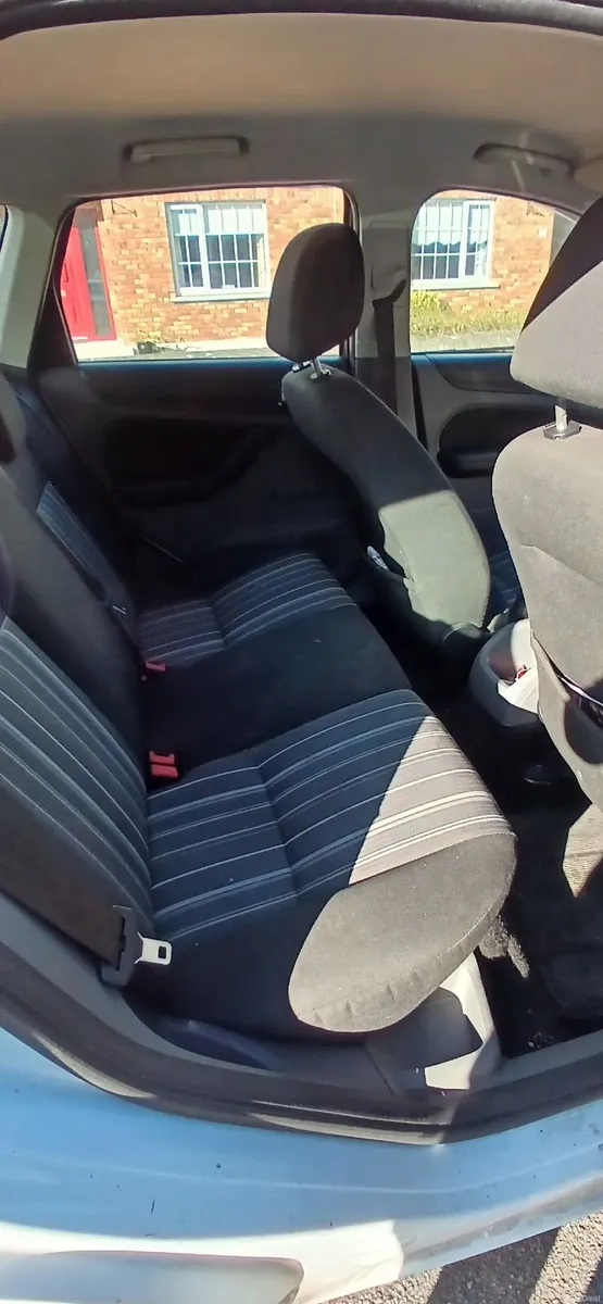 Ford Focus 2010 - Image 1