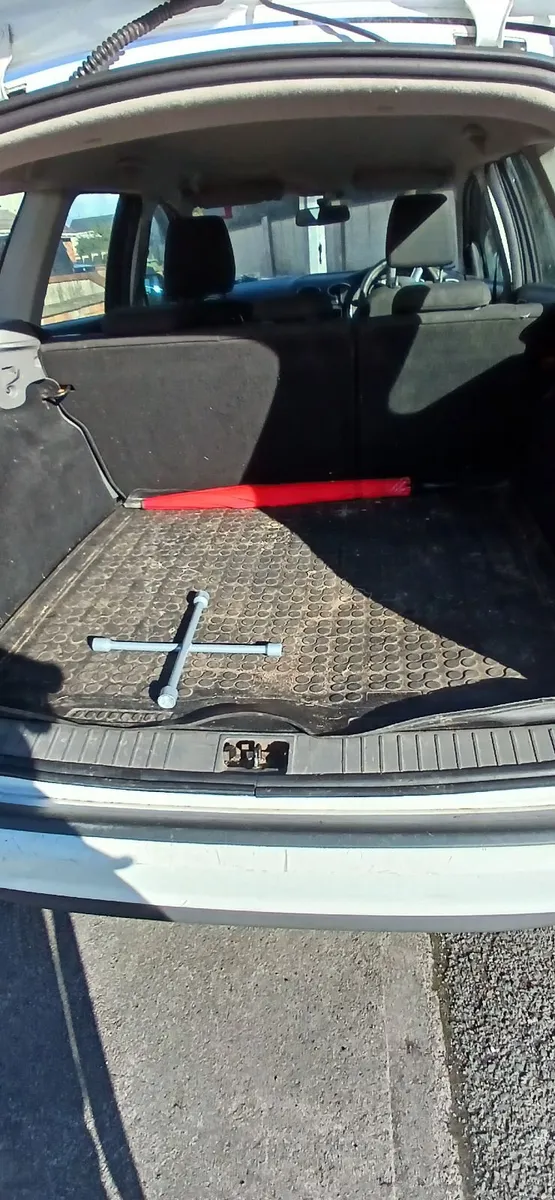 Ford Focus 2010 - Image 3