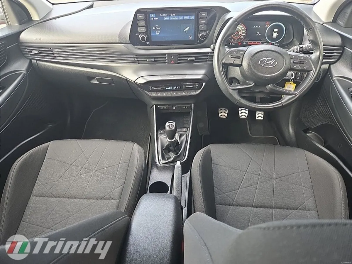 Hyundai Bayon ** 1.2 PETROL EXECUTIVE ** TRINITY M - Image 2