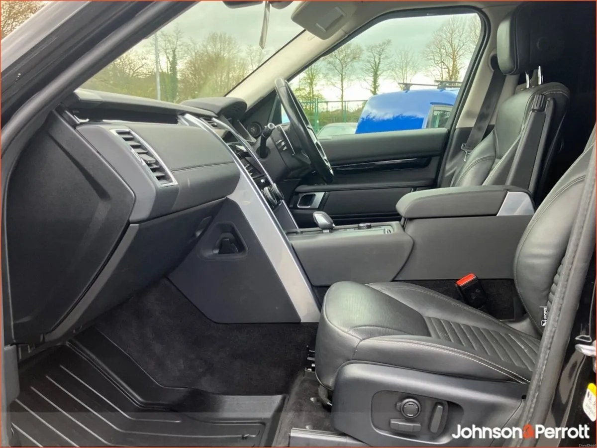 Land Rover Discovery DISCOVERY MY21 3.0 SD6 SE COM - Image 4