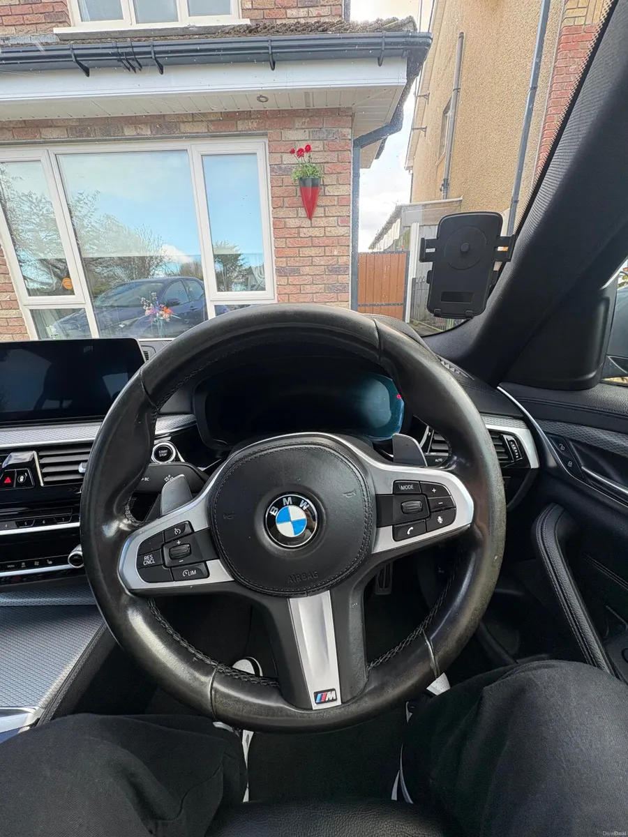 BMW 5-Series 2018 - Image 4