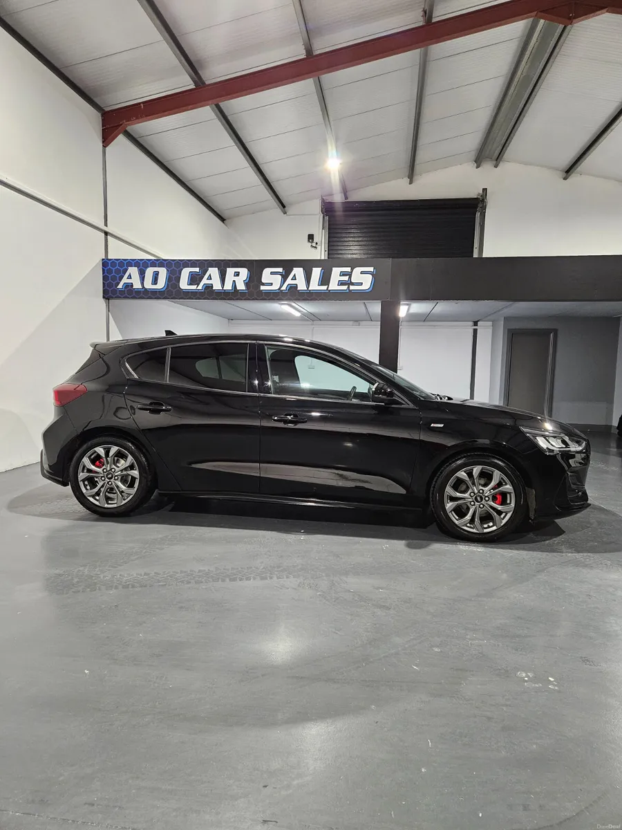 Ford Focus 2022 1.0 petrol st line 125 bhp - Image 4