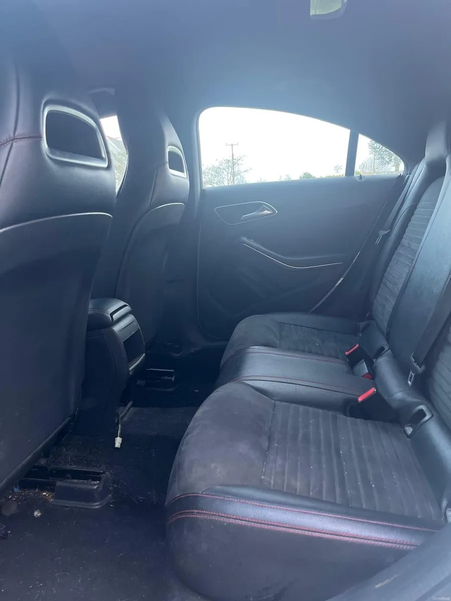 Mercedes-Benz C-Class 2015 - Image 2