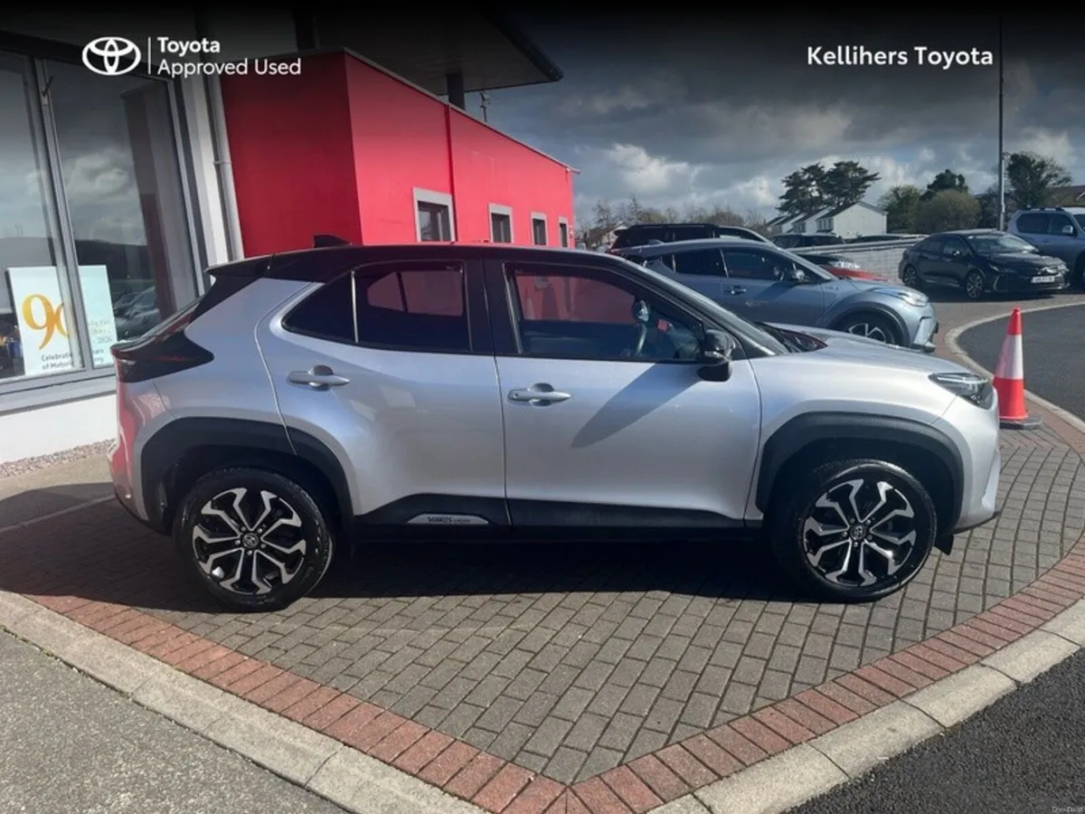Toyota Yaris Cross CR CROSS LUNA SPORT 4DR AUTO - Image 3