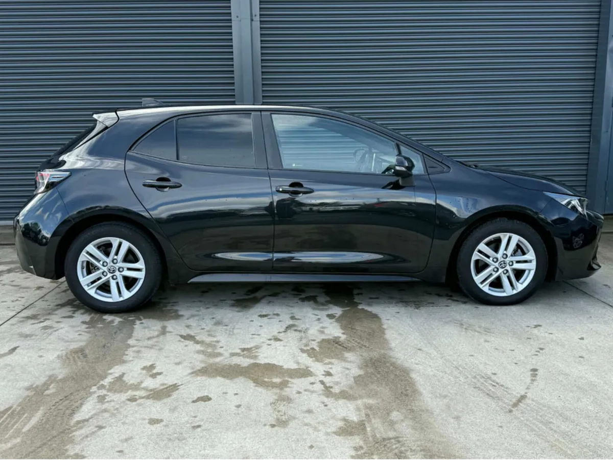 Toyota Corolla ICON HEV CVT - Image 3