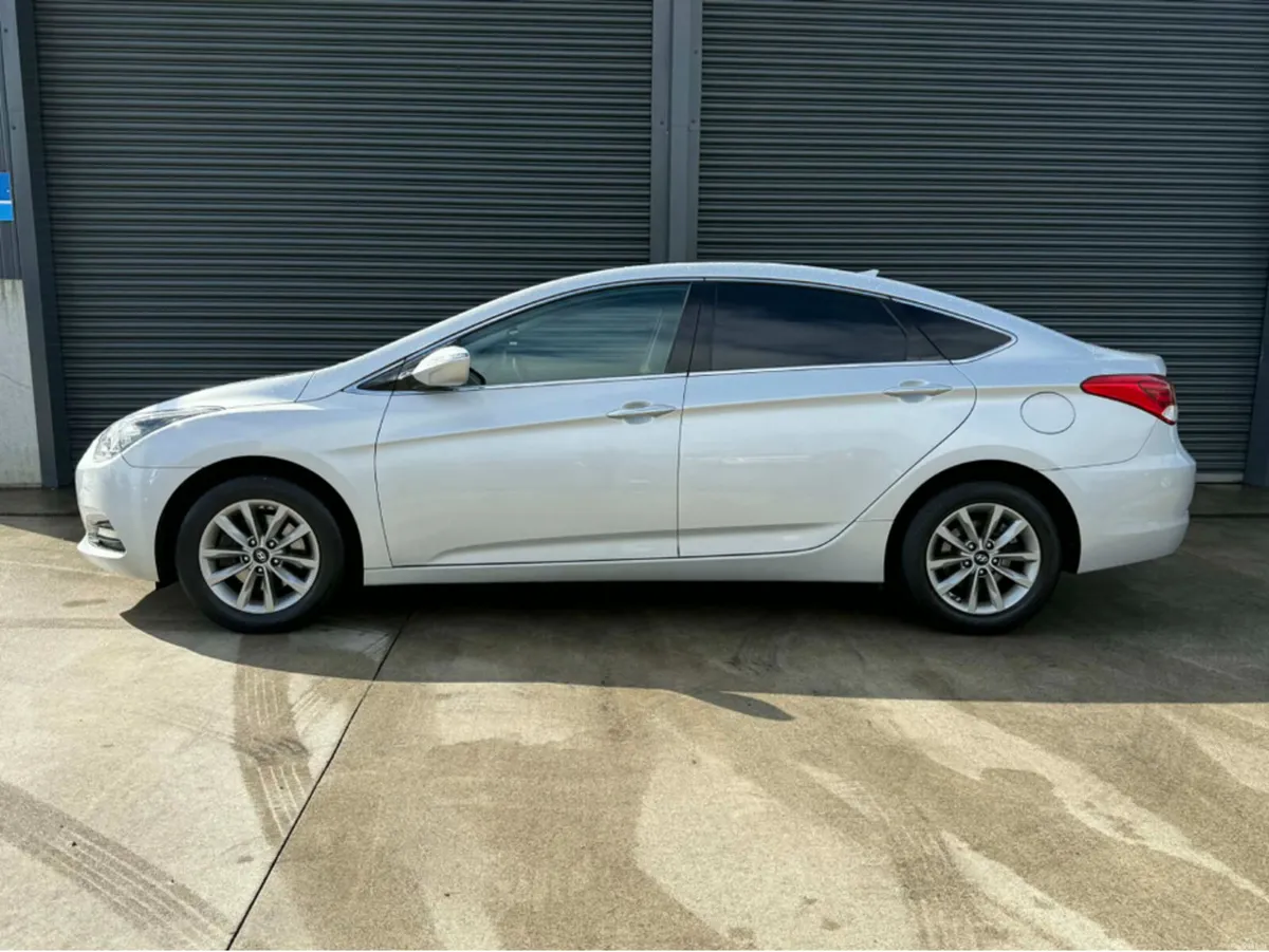 Hyundai i40 1.7 CRDI SE NAV BL/DR 141 4DR 141PS - Image 4