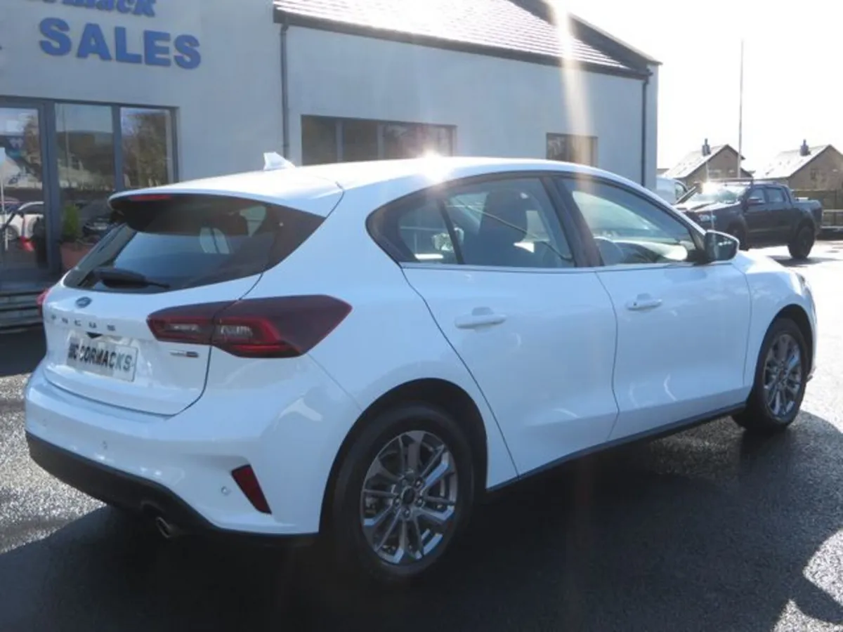 Ford Focus TITANIUM 1.0 MHEV PETROL AUTOMATIC - Image 3