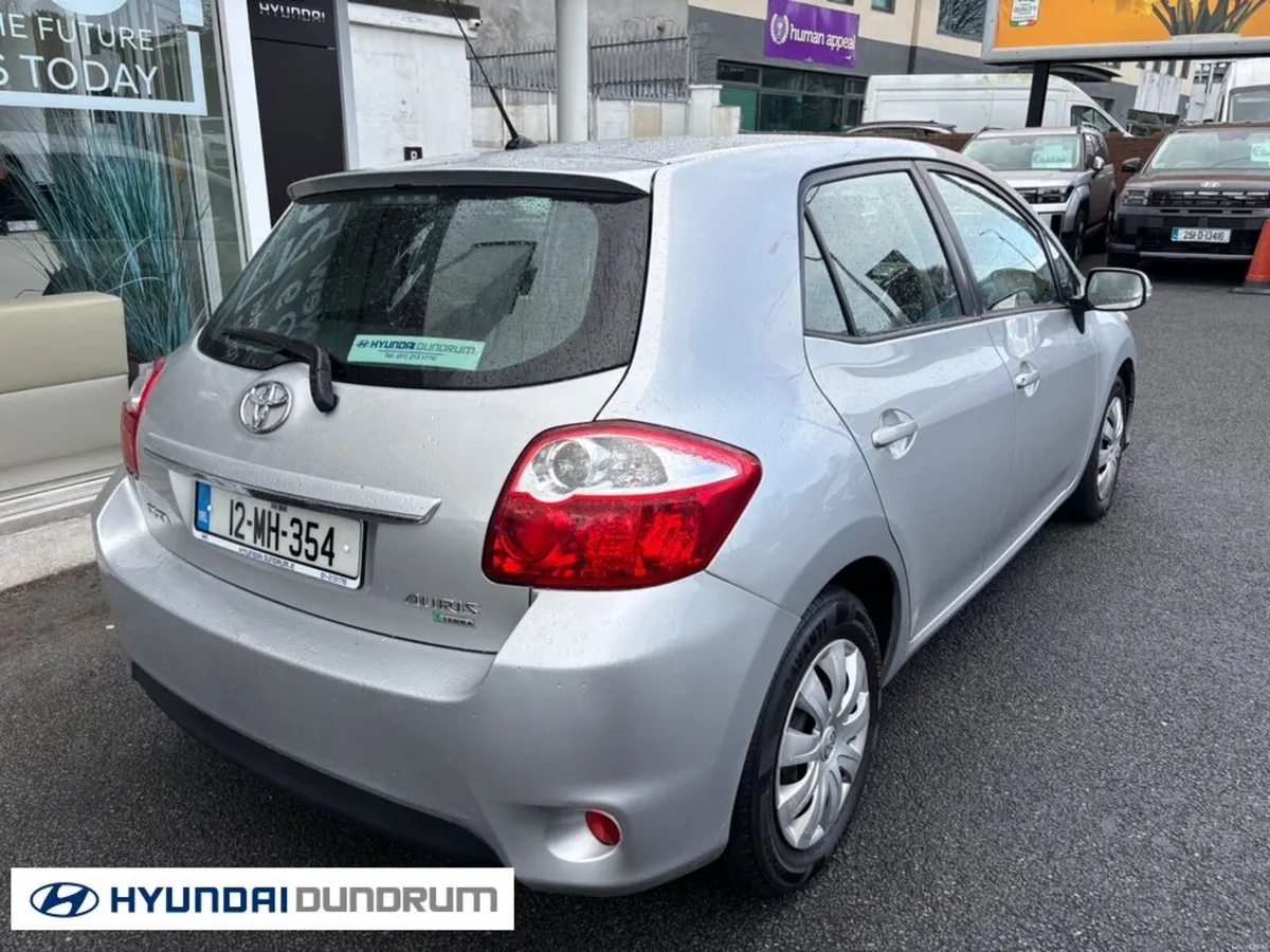 Toyota Auris MC 1.4D4D Terra 5DR - Image 3