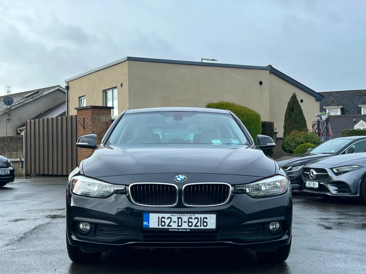 BMW 3-Series 318I SE 4 DOOR *LOW KMS & LEATHER* - Image 2