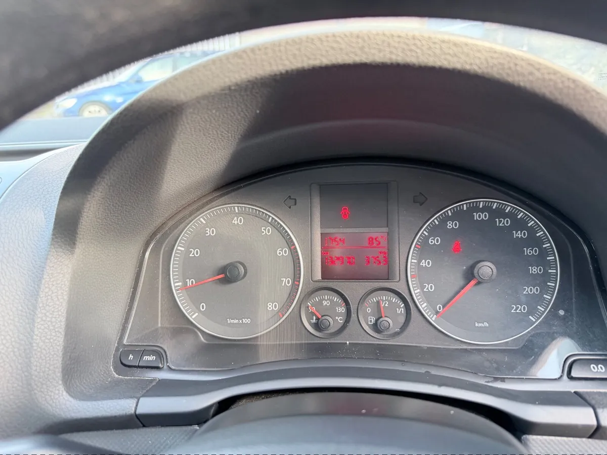 Volkswagen Golf 2008 - Image 2