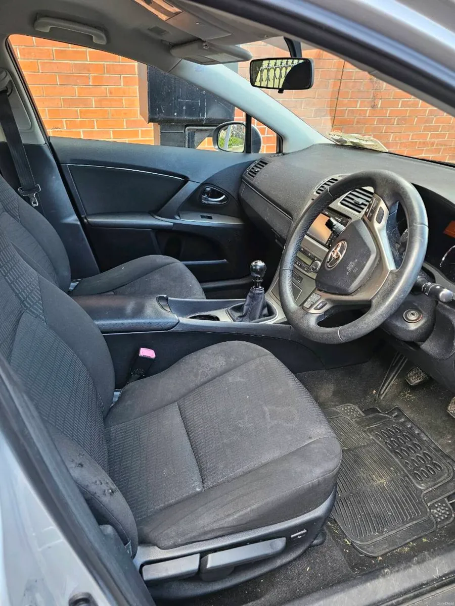 Toyota Avensis - Image 3