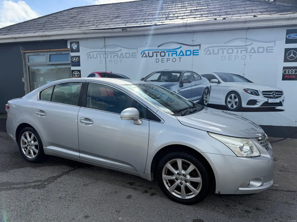 TOYOTA AVENSIS DIESEL LOW MILAGE - Image 1