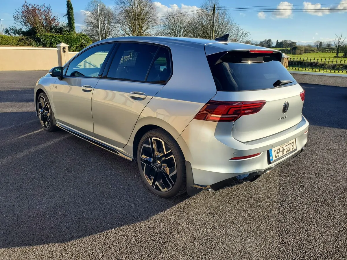 251 volkswagen Golf R-Line 2.0 TDI 150HP - Image 2