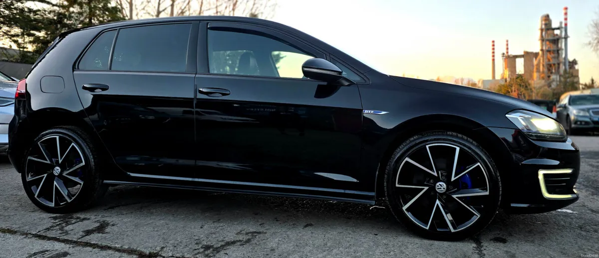 🔥 2015 Volkswagen Golf GTE 1.4 TSI Plug-In Hybrid - Image 3
