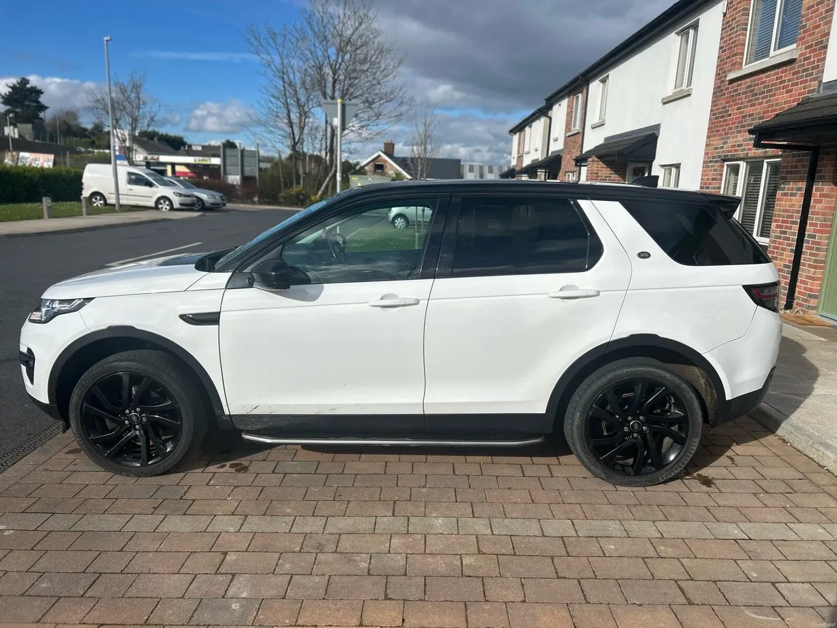Land Rover discovery sport 7 seater - Image 3