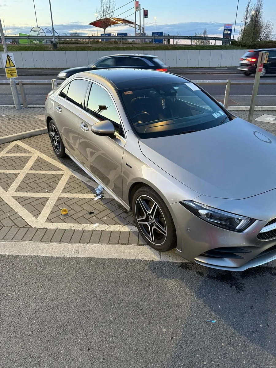 Mercedes-Benz A-class A250e Saloon Premium plus - Image 3