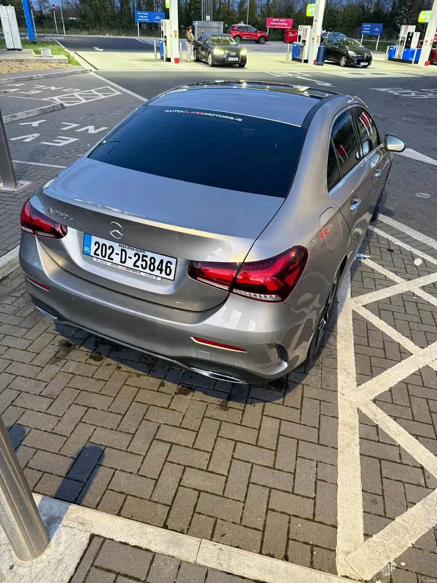 Mercedes-Benz A-class A250e Saloon Premium plus - Image 4
