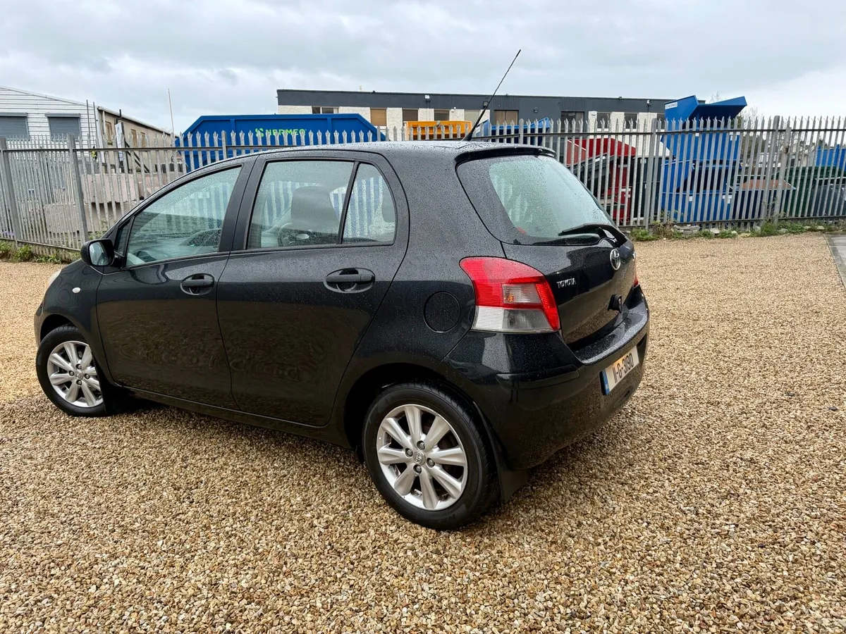 11 TOYOTA YARIS 1.4D4D SPORT 5DR - Image 4