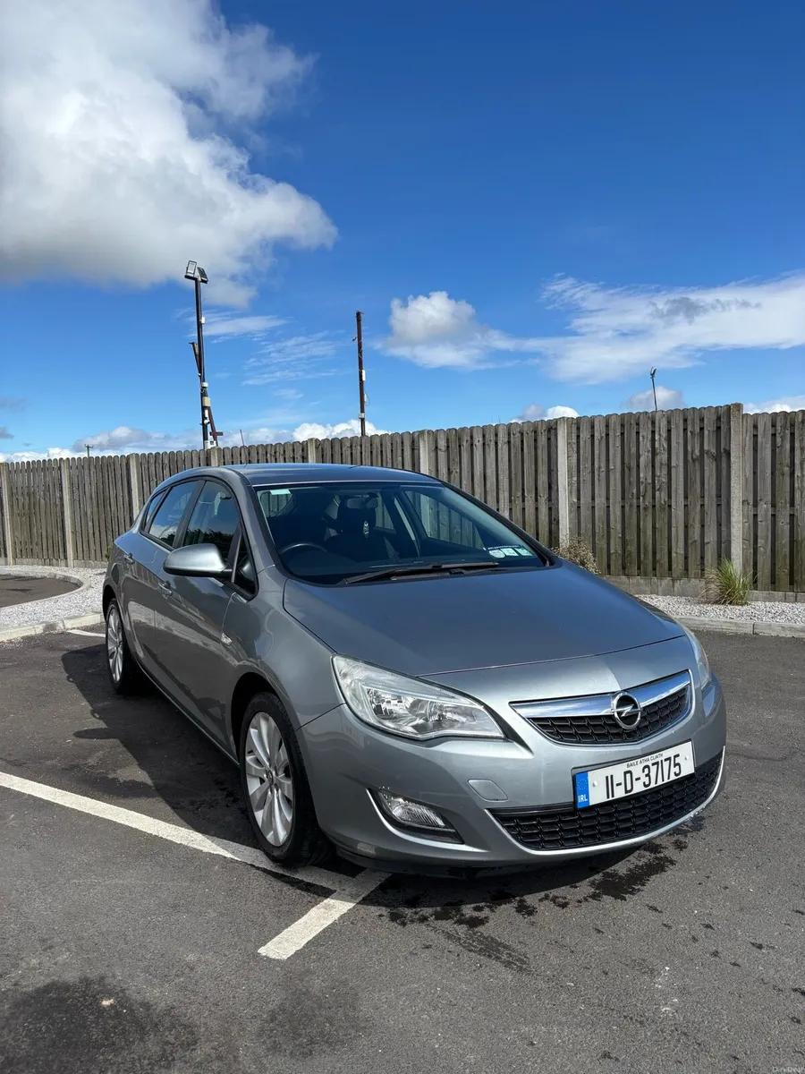 2011 Opel Astra (LOW KMs/New NCT✅) - Image 1