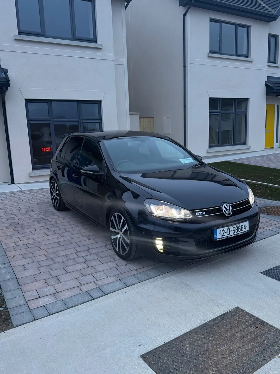 Volkswagen Golf - Image 1
