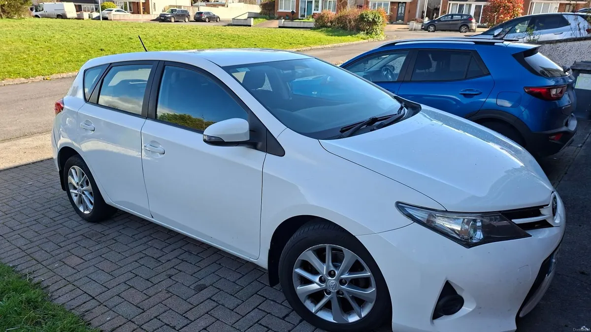 Toyota Auris 2013 - Image 1