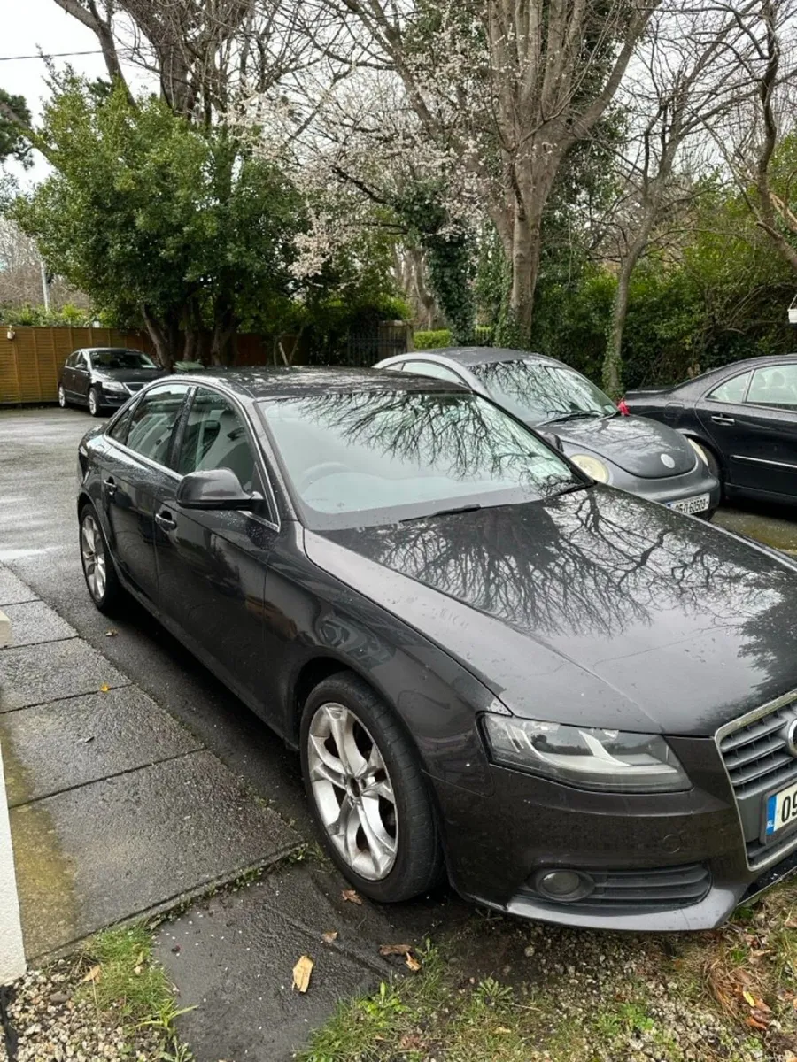 Audi A4 2.0 TDI 2009 - Image 2