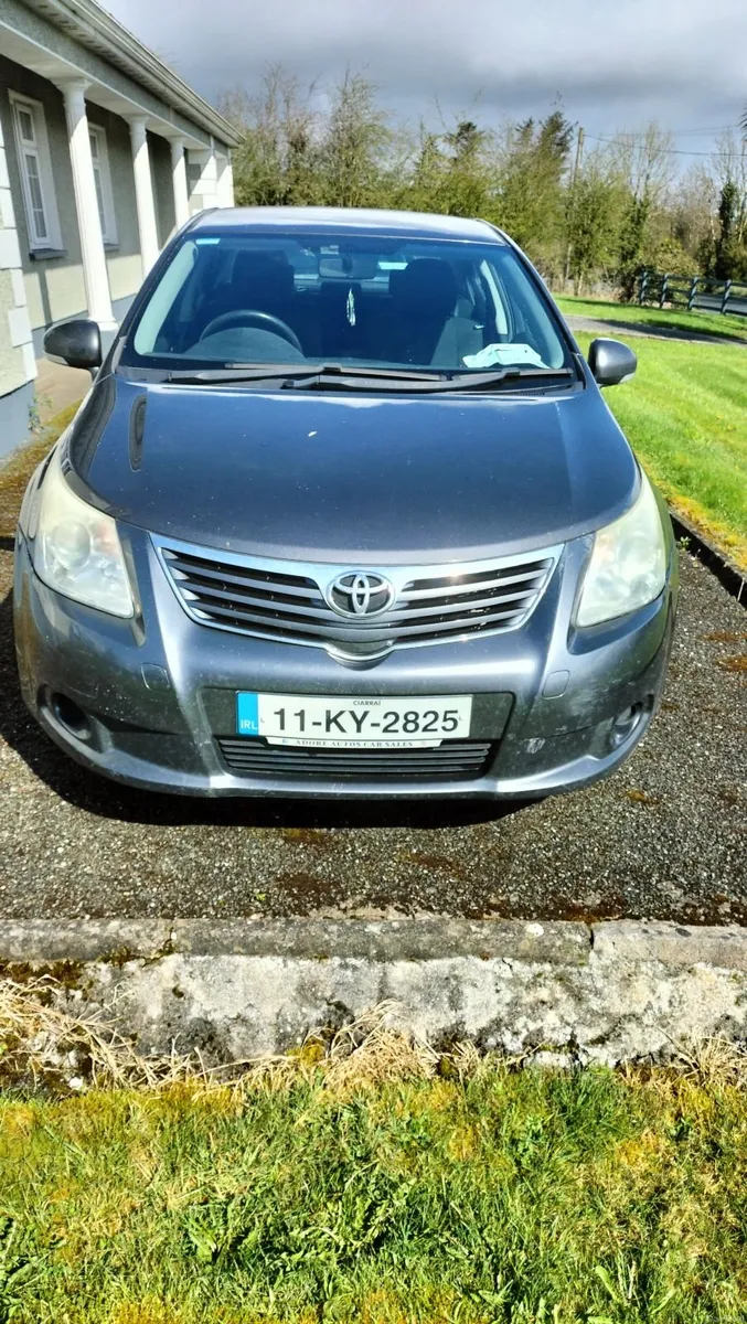 Toyota Avensis 2011 - Image 1