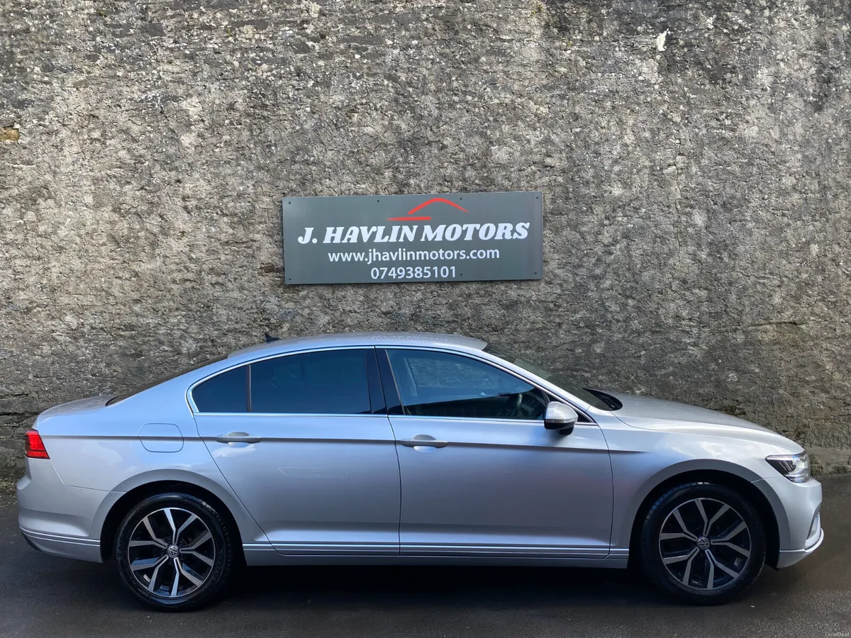 Feb 2020 Volkswagen Passat 2.0 TDi SEL 150 - Image 3
