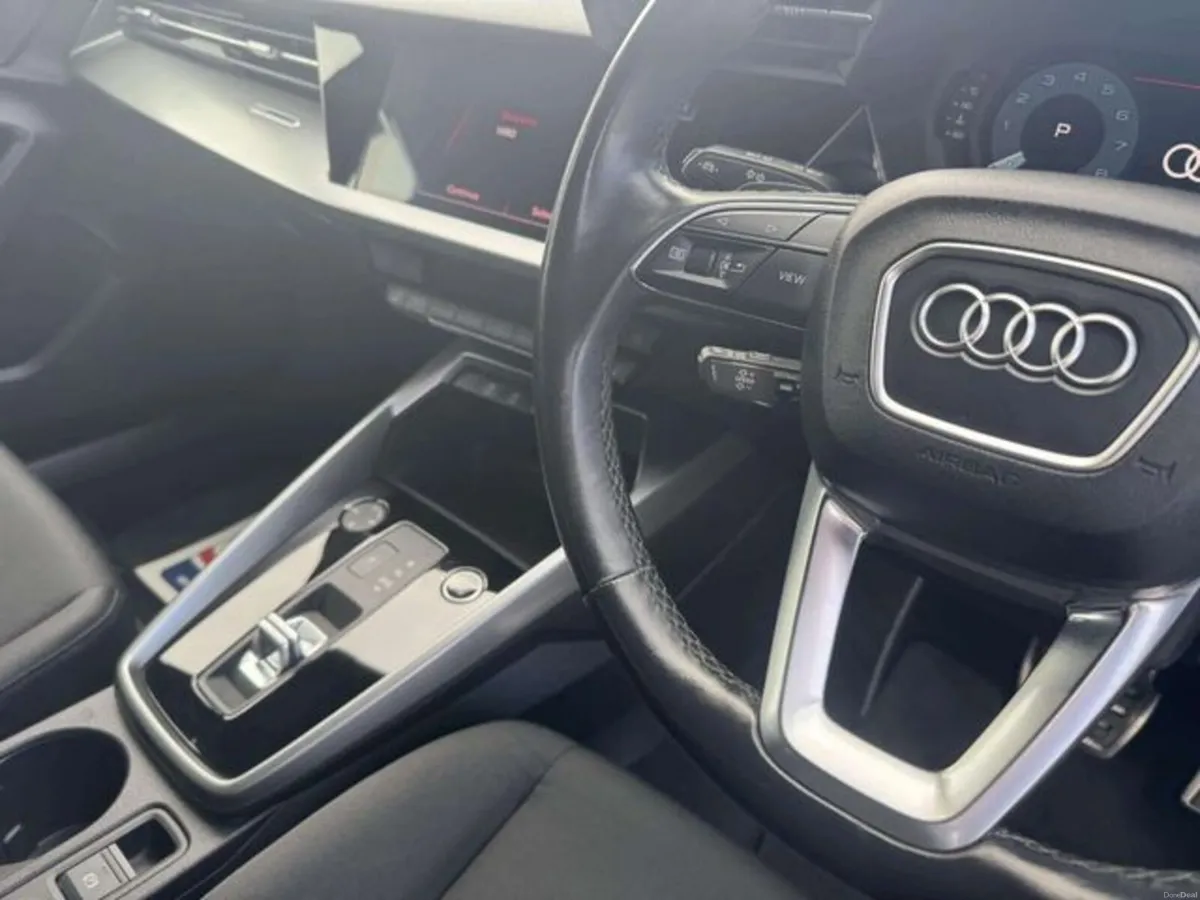 Audi A3 30 TFSI Automatic, Reversing camera - Image 2